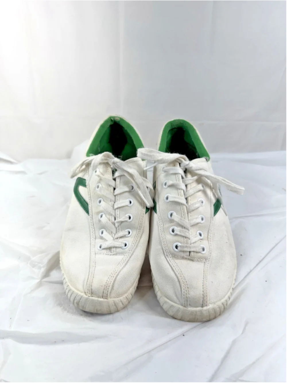 Tretorn Women's Nylite Canvas White and Green Sneakers Size 8.5